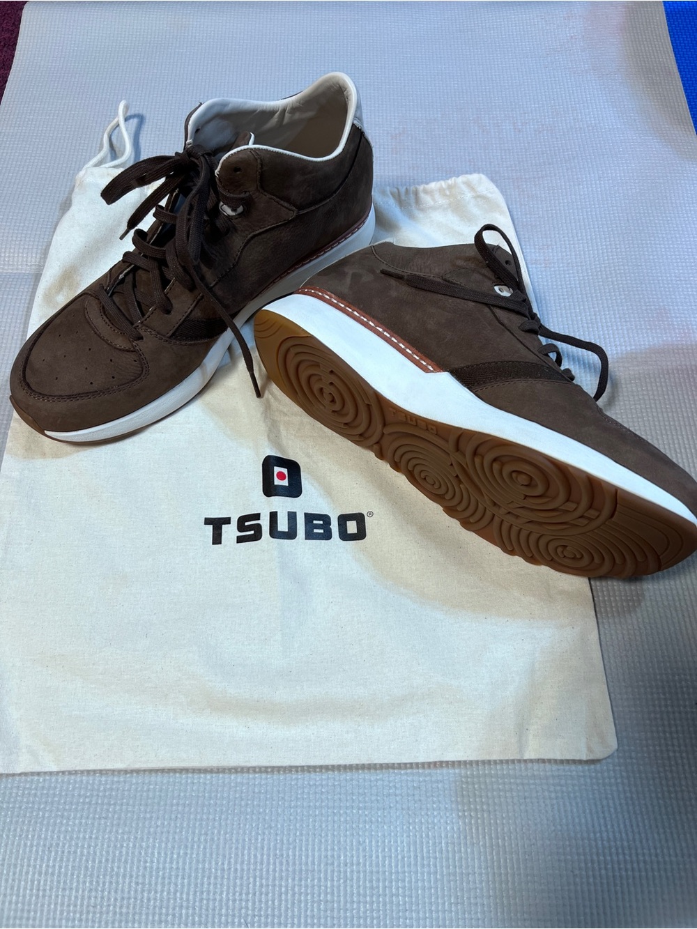 Tsubo Men's Brown Leather Suede Low-Top Sneakers with White Midsole, Size 11